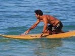 ilustrasi-surfboarding.jpg