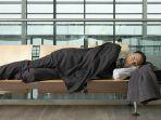 ilustrasi-tips-tidur-di-bandara.jpg