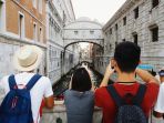 ilustrasi-traveling-eropa_20180313_180230.jpg