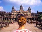 ilustrasi-turis-di-angkor-wat-kamboja.jpg