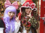 ilustrasi-warga-yang-cosplay-menjadi-karakter-tokoh-film-dalam-ajang-harajuku-di-jepang.jpg
