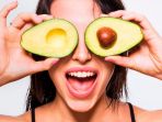 Kini Kamu Bisa Dapat Uang Hanya dengan Makan Avokad Tiap Hari, Pekerjaannya Semudah yang Dibayangkan