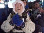 irene-oshea-nenek-berusia-103-tahun-yang-menjadi-skydiver-tertua-di-dunia.jpg