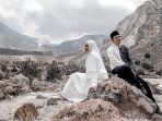 irwansyah-dan-zaskia-sungkar-mengunjungi-papandayan_20181025_112043.jpg