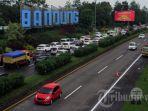jalur-jalan-tol-cipularang-yang-menuju-gerbang-tol-pasteur-kota-bandung-jawa-barat.jpg