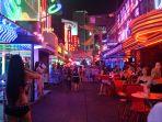 jelajah-soi-cowboy-satu-tempat-hiburan-malam-paling-viral-di-bangkok-thailand.jpg