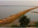 jembatan-bambu-di-kamboja_20180804_165053.jpg