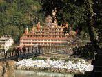 jembatan-lakshman-jhula.jpg