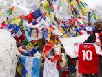 jersey-mesut-ozil-di-everest.jpg