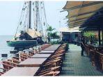 jetski-cafe-hits-1.jpg