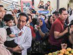 jokowi-bersama-keluarga-berkunjung-ke-pasar-gede-solo.jpg