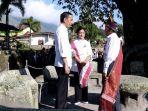 jokowi-dan-iriana-mengunjungi-kampung-huta-siallagan.jpg