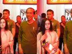 jokowi-foto-bareng-kuntilanak.jpg