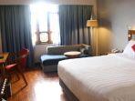 kamar-penginapan-di-novotel-bukittinggi.jpg