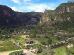kampung-sarosah-dengan-latar-lembah-harau.jpg