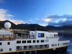 kapal-national-geographic-explorer.jpg