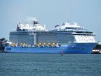kapal-quantum-of-the-seas.jpg