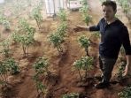 karakter-matt-damon-dalam-film-the-martian_20170507_171032.jpg