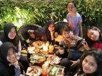 kaum-millenial-di-warung-angkringan.jpg