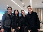 keluarga-andre-taulany-dan-ussy-sulistiawaty_20180102_171317.jpg