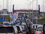 kemacetan-sepanjang-18-kilometer-di-ruas-tol-pejagan-brebes-timur.jpg