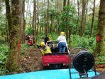 kendaraan-off-road-melintasi-medan-perbukitan.jpg