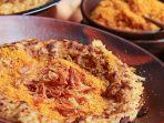 kerak-telor-satu-kuliner-khas-betawi-yang-sering-ditemukan-saat-hut-jakarta.jpg