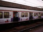 kereta-api-di-mumbai-india.jpg