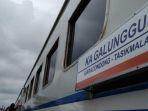 kereta-api-galunggung-tujuan-relasi-bandung-tasikmalaya-di-stasiun-tasikmalaya-kamis-27122018.jpg