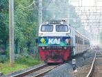 3 Jalur Kereta Api Unik di Indonesia, Ada yang Masuk Mal Lho