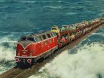 kereta-yang-melintas-di-atas-laut_20170806_170252.jpg