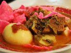 ketupat-sayur-padang-melawai.jpg