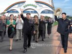 kim-jong-un-dan-ri-sol-ju_20170516_182236.jpg