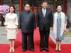 kim-jong-un-xi-jinping-dan-istri-mereka_20180329_132602.jpg
