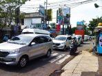 kondisi-lalu-lintas-di-kawasan-lembang-saat-libur-imlek-selasa-122022.jpg