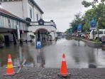 kondisi-stasiun-semarang-tawang-semarang-jawa-tengah-yang-terendam-banjir.jpg