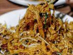 kwetiau-goreng-makanan-hasil-modifikasi-kuliner-china.jpg