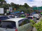 lalu-lintas-di-jalur-puncak-bogor-jawa-barat-kembali-padat-pada-minggu-2722022-siang.jpg