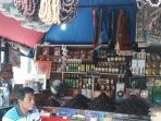 lapak-dagangan-di-pasar-tanah-abang_20180801_123459.jpg