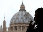 larangan-menjual-rokok-di-vatikan_20171111_105022.jpg