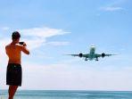 larangan-selfie-di-pantai-pantai-mai-khao-phuket-thailand.jpg