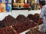 lebih-dari-11-jenis-kurma-ditawarkan_20180526_091159.jpg