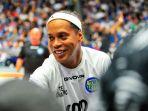 legenda-sepak-bola-brasil-ronaldinho.jpg