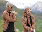 lesti-kejora-dan-rizky-billar-crash-landing-on-you.jpg