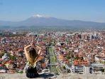 liburan-ke-kosovo.jpg