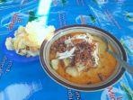 lontong-kari-ayam-bu-sri-tempat-sarapan-enak-di-bandung.jpg