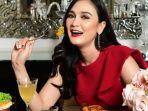 luna-maya-buka-bisnis-waluma.jpg