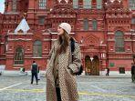 luna-maya-traveling-ke-rusia.jpg