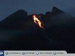 luncuran-lava-pijar-terlihat-dari-bukit-klangon-cangkringan-kamis-722019-malam.jpg