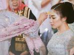 Sebelum Resmi Menikah Nikita Willy Jalani Tradisi Minangkabau Malam Bainai, Apa Artinya?